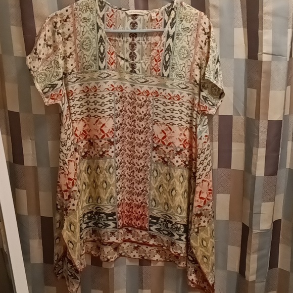 FINAL PRICE Soft Surroundings patterned s/s blouse w flared layered hem Medium - Picture 3 of 4